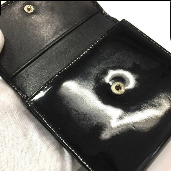 Chanel Pantent Compact Wallet - Picture 6 of 10